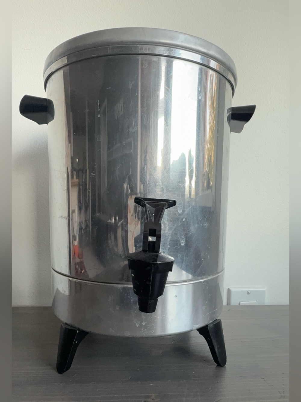 Vintage Hawthorn aluminum 25 cup electric percolator / coffee urn